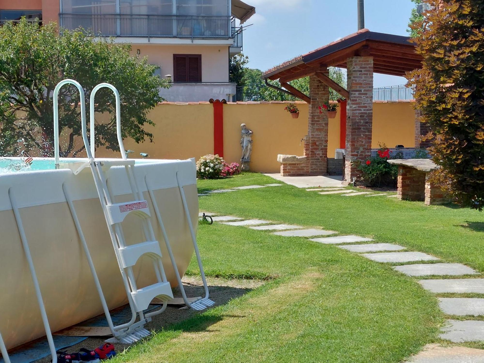 Bed and Breakfast Casa Del Grande Vecchio Airasca Exterior foto